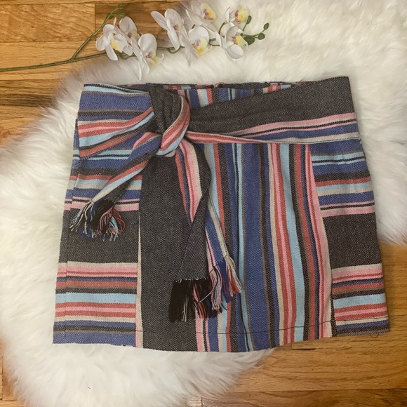 GUESS Plaid skirt with tie - Picture 4 of 10